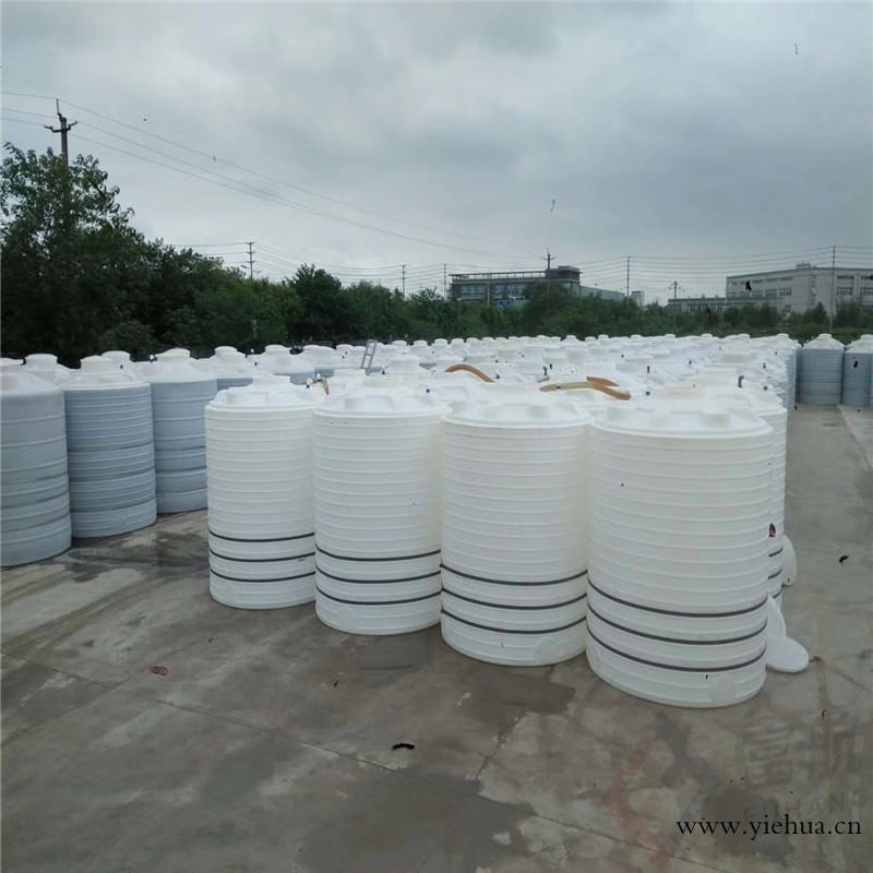 鲁西富航20立方塑料桶20吨化工储罐_图片
