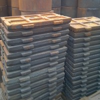 玉鼎高锰钢铸件 耐磨鄂板 边护板 优质鄂破机配件