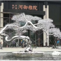河北大型室外不锈钢雪松雕塑 定制观景松树摆件