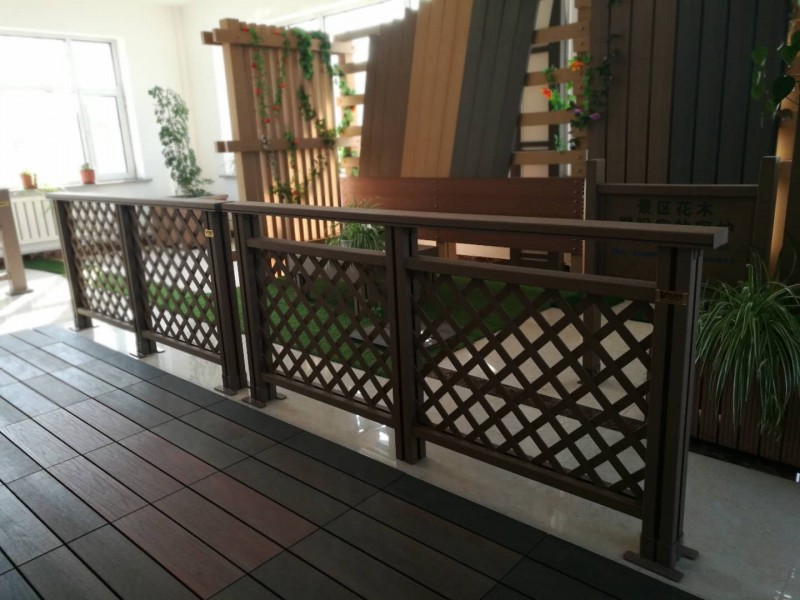大连护栏,防腐木花栏,仿木护栏,PVC护栏,锌钢护栏_图片