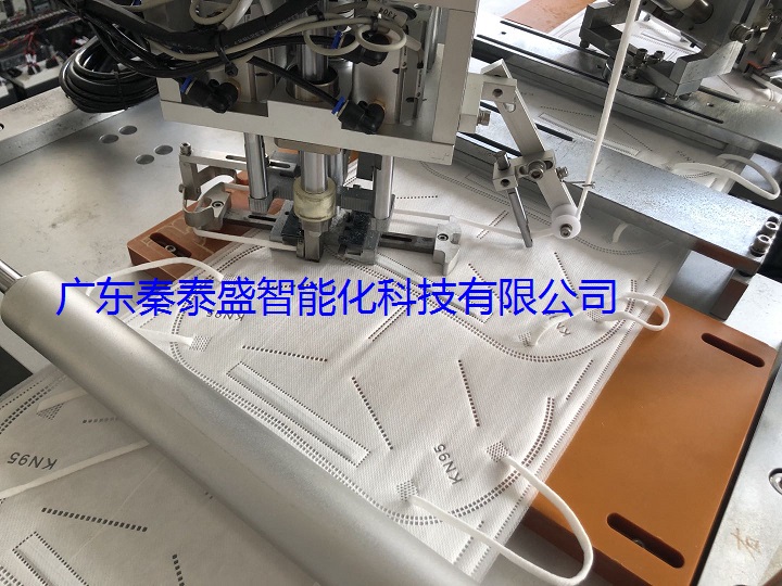 N95全自动折叠口罩一体机_图片