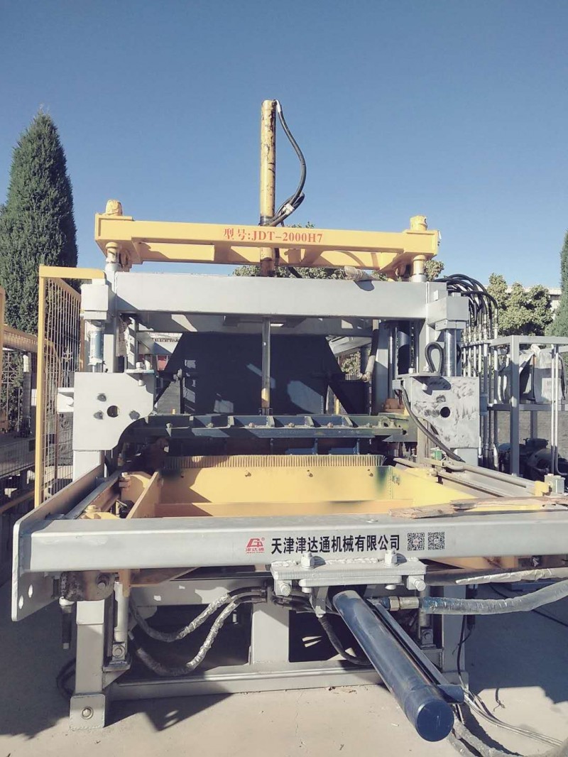 供应邯郸草坪砖制砖机,自动化程度高,尺寸精准_图片